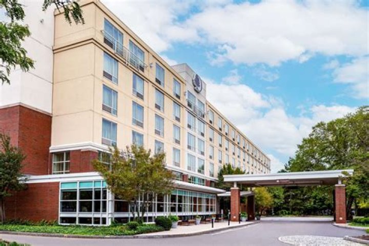 Discover the Ultimate Stay at DoubleTree Club by Hilton Boston Bayside